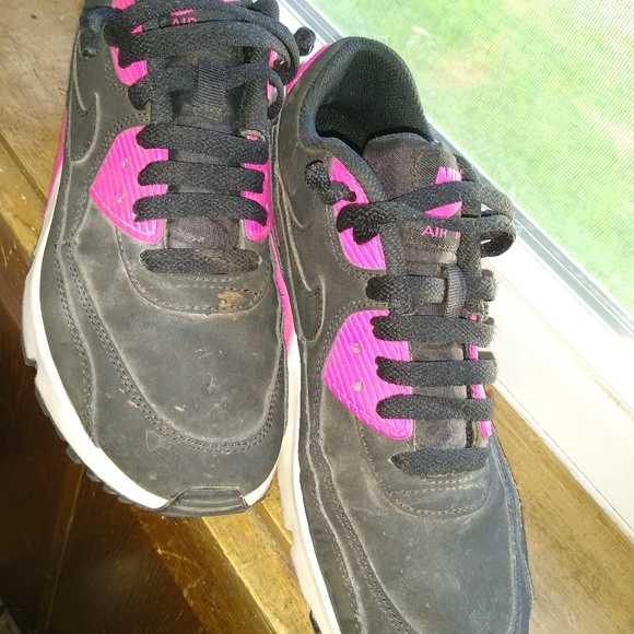 Women's Nike Air Max Sneakers - Picture 3 of 3